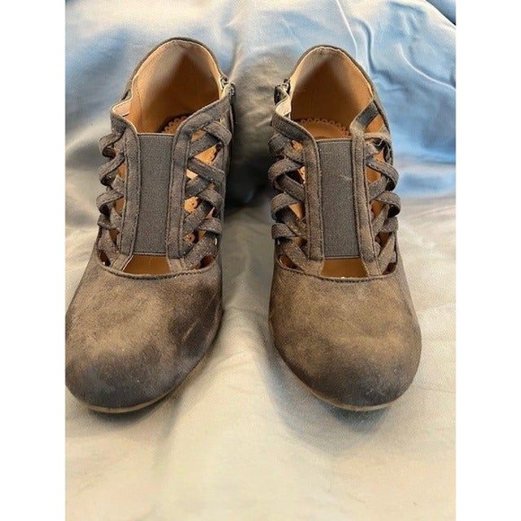 Journee Collection Piper Booties - Picture 4 of 10